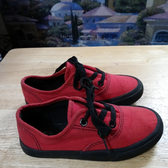 U.S Sports red&Black Kids tennis shoes, Size 13,Clean Sneakers,Ready Ship Fast. - Picture 3 of 9